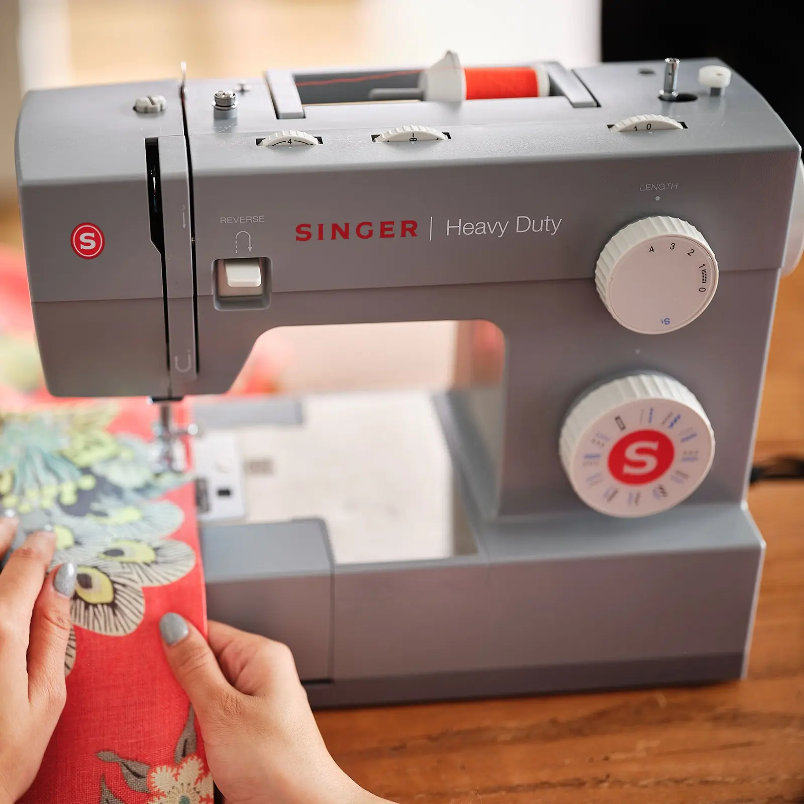 Singer Heavy Duty 4423 Sewing Machine | 23 Built-In Stitches | 1-Step Buttonhole | 1,100 SPM & Metal Frame, view 2