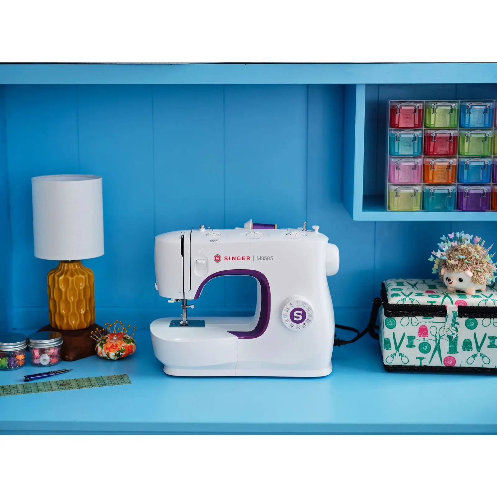 Singer M3505 Zig-Zag Sewing Machine | 32 Built-In Stitches | 76 Stitch Functions | Automatic Needle Threader & LED Light, view 5